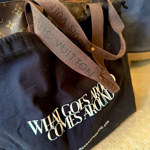 Louis Vuitton
Cabas Beaubourg Monogram Canvas - Picture 3 of 11